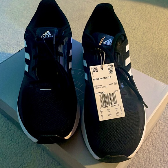 adidas gazelle silver green womens Men's Wide Fit adidas Runfalcon 5 Walking/Running Sneakers, Black/White / 11.5 / 2E